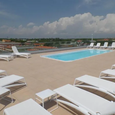 With Private Terraces And Pool Apartment *