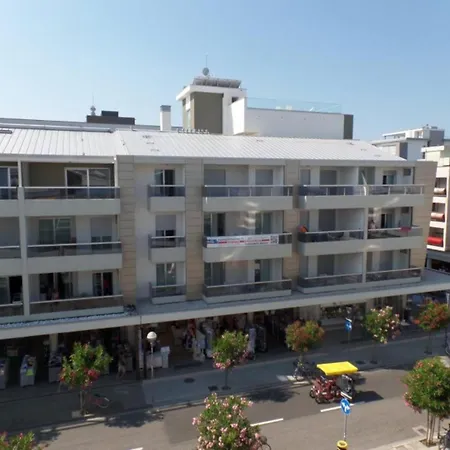 Apartment With Private Terraces And Pool *